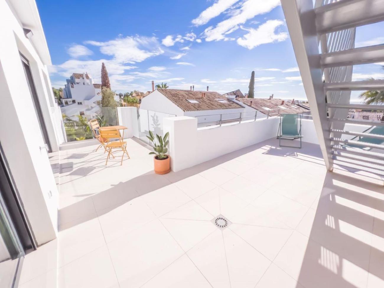 Penthouse On The Golden Mile ماربيا المظهر الخارجي الصورة